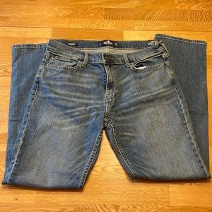 NWT Men’s Hollister Epic Flex Slim Straight Jeans. Size 33Wx32L.